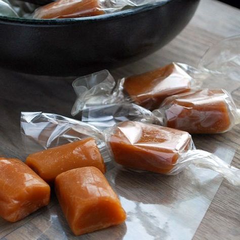 Caramel Chews, Honey Candy, Honey Caramel, Dairy Goats, Soft Caramel, Caramel Candy, Chewy Candy, Caramel Recipes, Honey Recipes