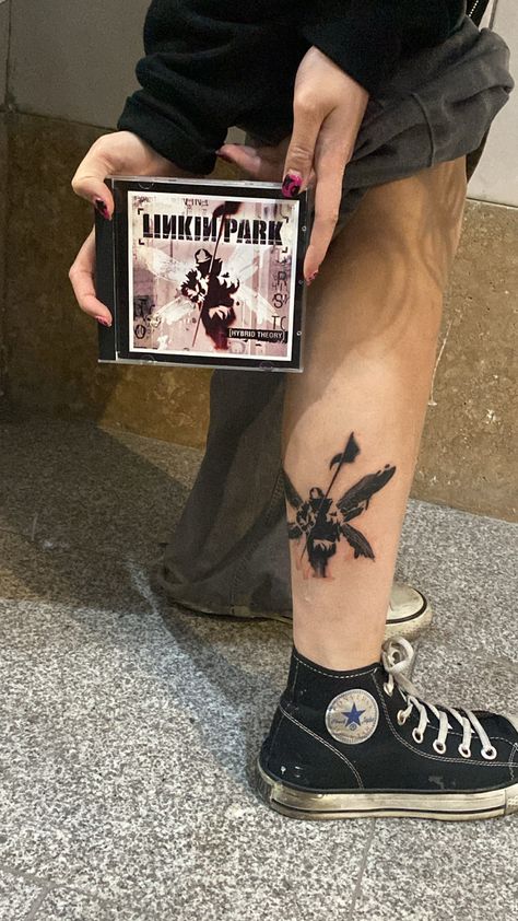 Linkin Park Hybrid theory soldier tattoo Linkin Park Hybrid Theory Tattoo, Music Album Tattoo, Hybrid Theory Tattoo, Lego Star Wars Tattoo, Southpark Tattoo, Album Art Tattoo, Manga Wall Room, Linkin Park Tattoo Ideas, Chester Bennington Tattoo