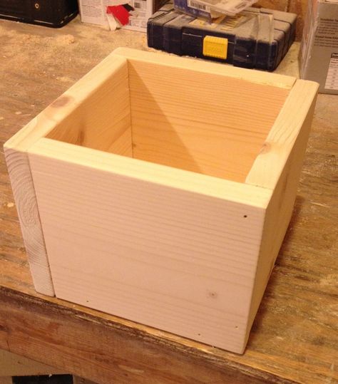 How to Build a DIY Keepsake Box from Scrap Wood Diy Keepsake Box Ideas Wood, Wooden Box Plans How To Build, Diy Wood Box With Lid, Wood Box Diy, Diy Wooden Box, Wooden Box Plans, Woodshop Diaries, Ag Classroom, Small Easy Woodworking Projects