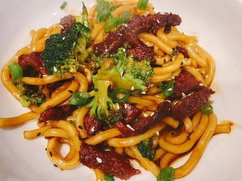 Beef and Broccoli Udon Noodles Recipe Udon Noodles Recipe, Beef And Broccoli Recipe, Lo Mein Noodles, Udon Noodle, Crispy Beef, Beef And Broccoli, Broccoli Recipe, Protein Nutrition, Udon Noodles