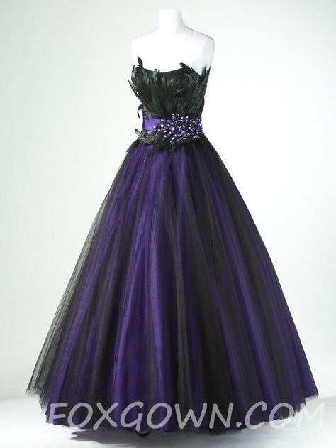 Keep a secret BILLXREADER 2 - 17 - Wattpad Victorian Prom Dress, Awesome Outfits, A Line Prom Dresses, Tulle Prom Dress, Gorgeous Gowns, Prom Gown, Beautiful Gowns, Fancy Dresses, Purple Dress