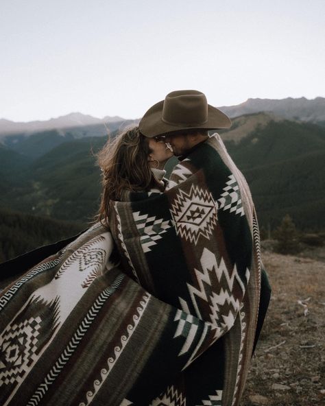 Mountain Man Aesthetic, Wild West Couple Aesthetic, Mountain Cowboy Aesthetic, Winter Western Photoshoot, Western Mountain Cowgirl, Ranch Couple Aesthetic, Western Photoshoot Outfits, Men’s Western Aesthetic, Men’s Cowboy Aesthetic