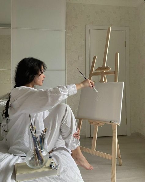 Painter, A Woman