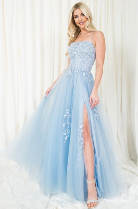 Blue Grad Dresses, Baby Blue Wedding Dresses, Blue Ball Dresses, Vestidos Color Pastel, Baby Blue Prom Dresses, Flowy Prom Dresses, Prom Dress Ideas, Prom Dresses Long Blue, Blue Dress Outfits