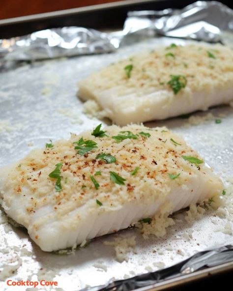 Halibut can be difficult to cook because it dries out so quickly. Follow these tips, and get moist halibut every single time. How To Cook Halibut, Baked Halibut, Julienned Carrots, Metal Grill, Grill Basket, Beer Batter, Italian Dressing, White Meat, Quick Cooking