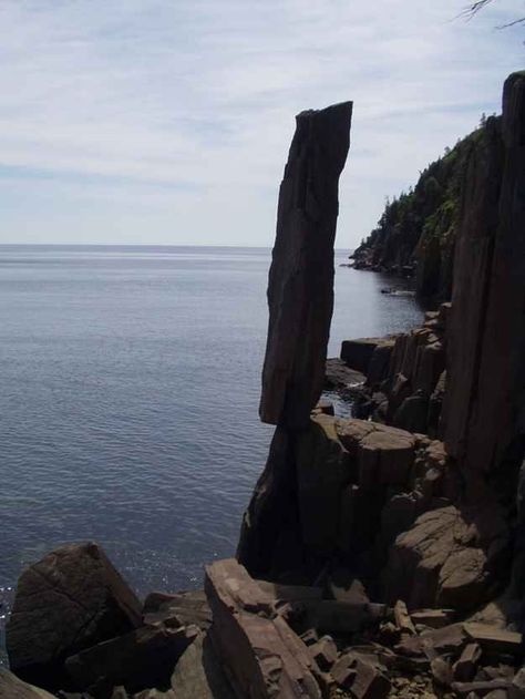 Digby, Nova Scotia | 25 Precarious Rock Formations That Your Dad Hasn't Protected You From Balanced Rock, Basalt Rock, Glen Canyon, Old Rock, 웃긴 사진, Arches National Park, Natural Rock, Rock Formations, Nova Scotia