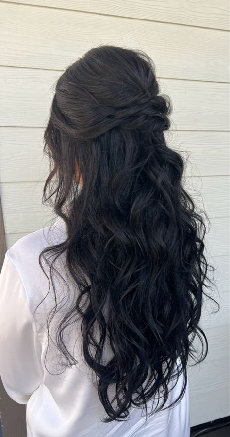 Half up half down hairstyle ideas Half Up Dark Hair Wedding, Dark Hair Down Wedding Styles, Down Wedding Hairstyles Brunette, Waist Length Wedding Hair, Dark Prom Hairstyles, Hair Idea For Bridesmaid, Dark Wedding Hair Down, Wedding Hairstyles Long Dark Hair, Wedding Hair For Long Black Hair