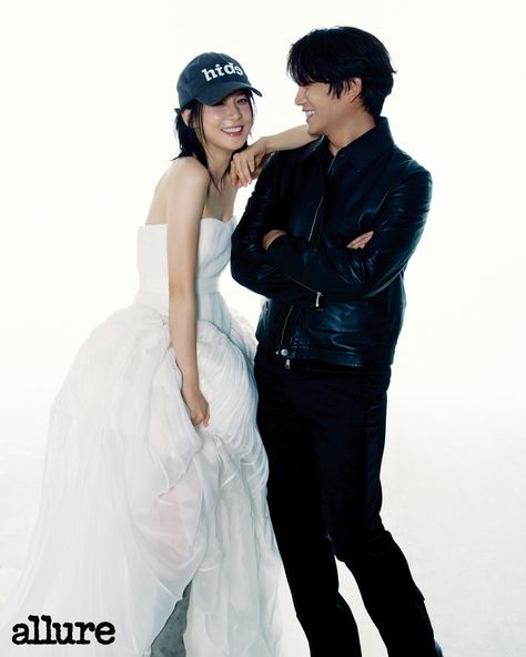 Pre Wedding Photoshoot Beach, Lee Bo Young, 10th Wedding Anniversary, Just Now, Korean Entertainment, Beach Photoshoot, Casual Wedding, Ji Sung, 가을 패션