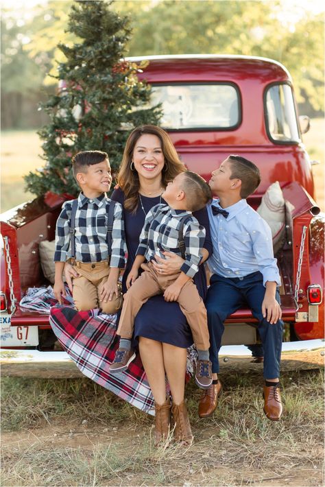 Christmas Truck Minis Photoshoot, Red Vintage Truck Christmas Pictures, Christmas Photoshoot Ideas Truck, Christmas Holiday Pictures, Red Truck Christmas Pictures Family Outfits, Christmas Mini Truck Sessions, Family Photo Outfits Christmas Red Truck, Christmas Truck Family Pictures, Old Red Truck Christmas Pictures