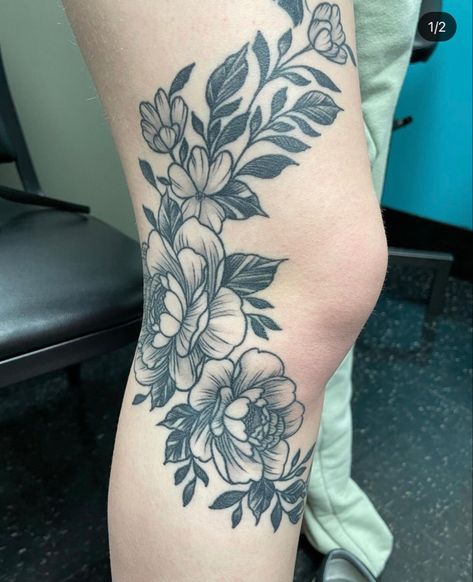 Flower Tattoos Around Knee, Peony On Knee Tattoo, Classy Leg Tattoos For Women, Around The Knee Floral Tattoo, Flowers Above Knee Tattoo, Floral Tattoo Around Knee, Under Knee Floral Tattoo, Floral Knee Wrap Tattoo, Knee Tattoo Cover Up