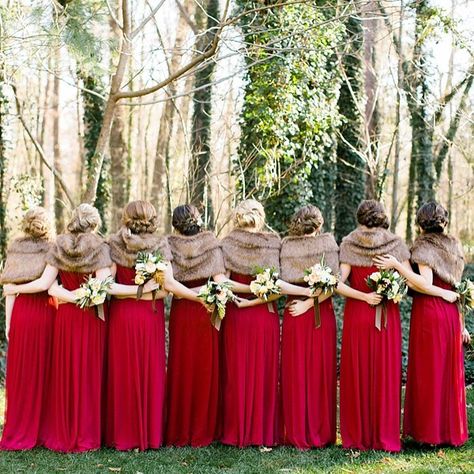 3,948 Likes, 74 Comments - Southern Weddings Magazine (@southernweddings) on Instagram: “Feeling soooo jealous of all the folks in the South who have gotten snow today! (Our office has…” Red Bridesmaid Dresses Short, Wine Red Bridesmaid Dresses, Bridesmaid Dresses Red Long, Winter Wedding Red, Christmas Bridesmaids, Gold Winter Wedding, Winter Wedding Bridesmaids, Winter Wedding Planning, Mermaid Long Bridesmaid Dresses