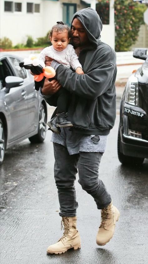 Chill Weather Outfit, Tactical Boots Outfit Men, Tactical Boots Outfit, Army Boots Outfit, Military Boots Outfit, Shia Labeouf Style, Kanye West Outfits, Tactical Fashion, Yeezy Fashion