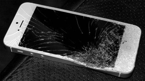 A new self-healing smartphone screen material can repair scratches http://www.newsweek.com/self-healing-smartphone-screen-material-can-repair-scratches-579561?utm_campaign=crowdfire&utm_content=crowdfire&utm_medium=social&utm_source=pinterest Cracked Iphone, Iphone Touch, Broken Phone, Iphone Screen Repair, Iphone Repair, Cracked Screen, Screen Repair, Iphone Screen, Apple Store