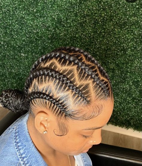 Feedins 6 Stitch Braids Zig Zag Parts, Zig Zag Part Cornrows Braids, Cornrows With Zigzag Parts, Feedins Braids With Bun, Zig Zag Part, Thick Braids, Feed In Braids, Braids Cornrows, Feed In Braids Hairstyles