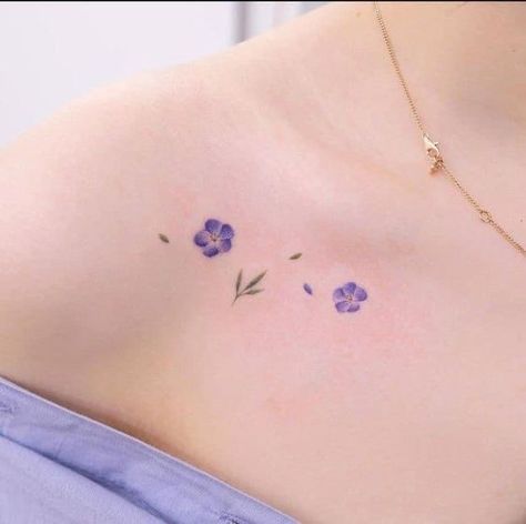 Collar Flower Tattoo, Collarbone Flower Tattoo, Tiny Flower Tattoos, Tatoo Inspiration, Bone Tattoos, Collar Bone Tattoo, Collar Bone, Elegant Tattoos, Tiny Tattoos