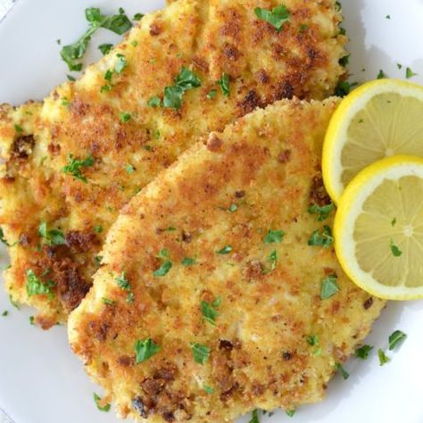 Chicken Schnitzel Recipe - A Quick & Easy Weeknight Meal | Chisel & Fork Quiche Chorizo, Chicken Schnitzel Recipe, Veal Schnitzel, Schnitzel Recipe, German Food Authentic, Schnitzel Recipes, Chicken Schnitzel, Chicken Dishes Recipes, Kebabs