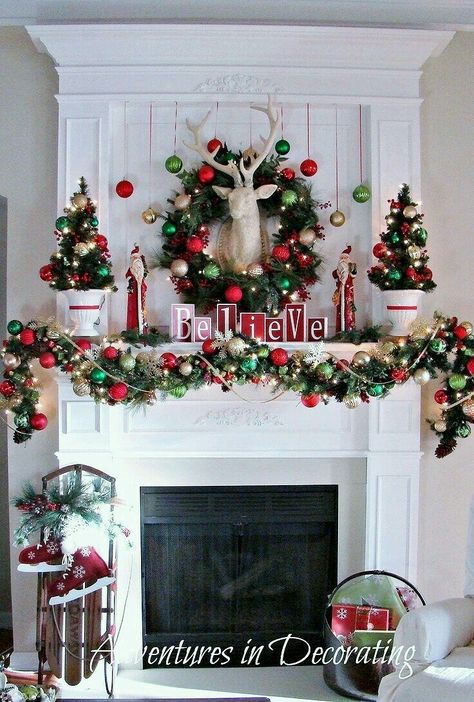 Navidad Deer Wreath, Xmas Fireplace, Christmas Mantle Decor, Christmas Fireplace Decor, Traditional Christmas Decorations, Christmas Mantel, Christmas Mantel Decorations, Christmas Mantle, White Christmas Decor