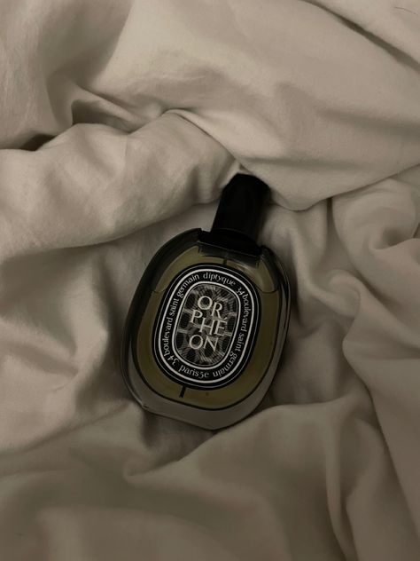 Niche Fragrance Men, Perfume For Men Aesthetic, Man Perfume Aesthetic, Orpheon Diptyque, Men Perfume Aesthetic, Scents Aesthetic, Niche Fragrances, Diptyque Paris, Best Perfume For Men