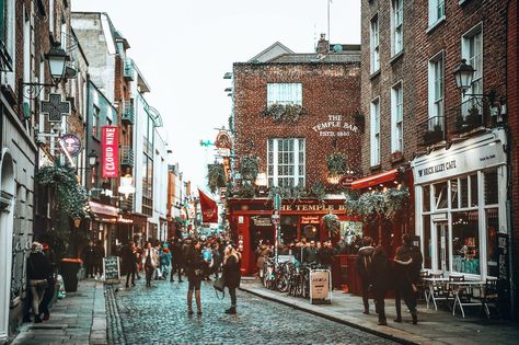 Packed full of Irish charm and wonderful things to do, Dublin is a fantastic place couples; so here are 15 of the most romantic hotels in Dublin to stay. Dublin Hotels, Irish Cuisine, Romantic Hotels, Temple Bar, Romantic Hotel, Dublin City, House Restaurant, Local Restaurant, Heated Pool