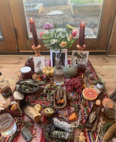 Shamanism Aesthetic, Curandera Aesthetic, Ancestral Aesthetic, Alter Spiritual, Pagan Altar Inspiration, Winter Altar, Birth Altar, Lammas Altar, Spiritual Altar Ideas