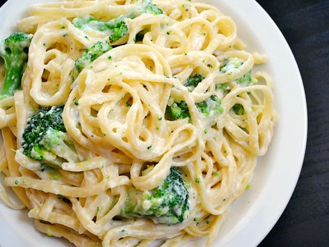 Broccoli Fettuccine Alfredo Broccoli Fettuccine Alfredo, Broccoli Alfredo, Budget Bytes, Vegetarian Main Dishes, Alfredo Recipe, Fettuccine Alfredo, Frugal Meals, Linguine, Budget Meals