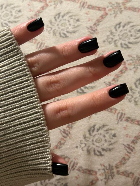 Short Black Nails Matte, Plain Black Nails Short, Black Nail Extension Designs, Really Short Black Nails, Trendy Black Nails Square, Black Square Nail Ideas, Black Short Acrylics, Cute Short Black Nails, Short Black Square Nails