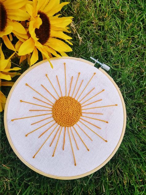 Sun Embroidery, Golden Sunrise, Embroidered Wall Art, Simple Embroidery Designs, Embroidery Gifts, Pola Sulam, Floral Hoops, Simple Embroidery, Art Summer