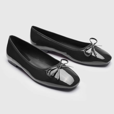 Size 40 (9.5) Nwt And In Packaging Questions? Comment Below Black Ballet, Bow Decor, Leather Bow, Black Ballet Flats, Mary Jane Flats, Leather Bows, Mary Jane Shoes, Black Flats, Cider