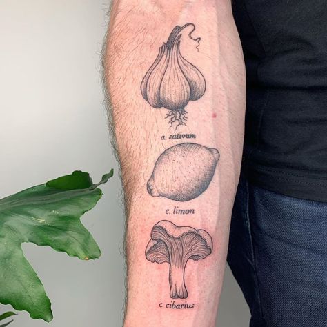 Noelle Adrienne Tattoos on Instagram: “Added the chanterelle mushroom to Jake’s scientific ingredients illustration! Loved doing these! 🖤 books open Dec 1st . . . . . . . . . . .…” Chef Tattoo Ideas, Vegetable Tattoo, Scientific Tattoo, Cooking Tattoo, Chef Tattoo, Food Tattoos, Knife Tattoo, Mushroom Tattoos, Original Tattoos