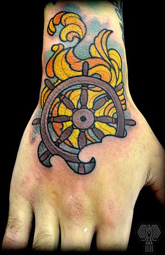 Timão! Helm Tattoo, Wheel Tattoo, Nautical Inspiration, Henna Body Art, Elbow Tattoos, Traditional Ink, Ship Wheel, American Traditional Tattoo, Mom Tattoos