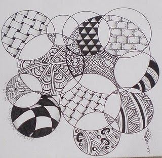 As a child I would spend hours designing these types of things... as an adult I need to give it another try... Zantangle Art, Zen Tangles, Art Projects For Adults, Tangle Doodle, Tangle Art, Zentangle Drawings, Doodles Zentangles, Pattern Texture, Circle Art