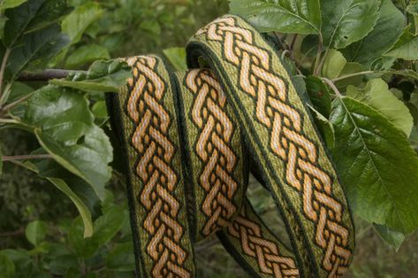 Tablet Weaving Patterns, Viking Belt, Pagan Wedding, Viking Reenactment, Viking Costume, Historical Reenactment, Tablet Weaving, Green Hand, Woven Belt