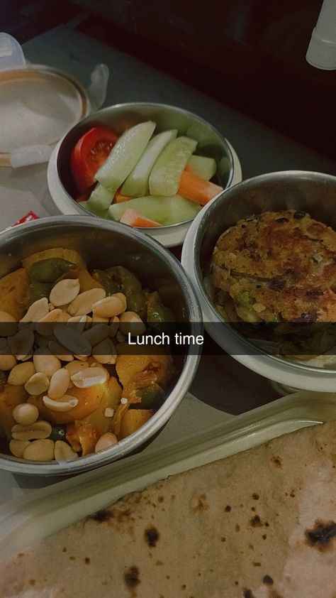 Office lunch time Snaps Lunch Snap, Lunch Photos, Office Lunch, Making Lunch, Chill Photos, Lunch Time, Quran Quotes, Quran, Lunch Box