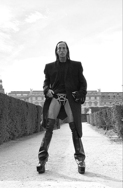 Rick Owens Designer, Rick Owens Aesthetic, Bathroom Collage, Michelle Lamy, Urban Techwear, Rick Owens Outfit, Rick Owens Fashion, Y2k Photoshoot, Rick Owens Menswear