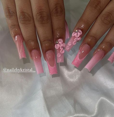 Acrylic Nails Purple Ombre, Acrylic Nail Designs Light Pink, Light Pink Acrylic Nails Designs, Medium Length Nails Acrylic Square Design, Acrylic Nails Black Women, Pink Acrylic Nail Designs, Light Pink Acrylic Nails, Pink Tip Nails, Pink French Tip