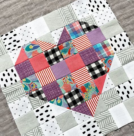 Heart Shaped Quilt Blocks, Heart Quilts Free Pattern, Quilt Heart Pattern Free, Scrappy Heart Quilt Pattern, Heart Quilt Blocks Free Pattern, Scrappy Quilts Ideas, Half Square Triangle Quilts Pattern, Heart Quilts, Quilting Digest