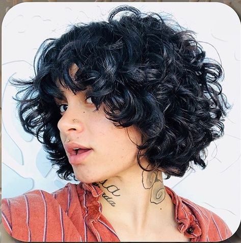 Kehlani Short Hair Curls, Bob Cut Curly Hair, Short Curly Hair Round Face Plus Size, Short Bob With Side Bangs, Short Curly Hair Women, Kehlani Selfies, Short Curly Hair With Bangs, Curly Bob With Fringe, Cute Bob Haircuts