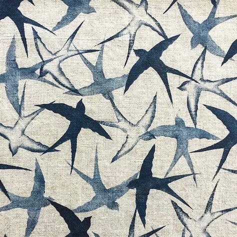 Hand printed fabric | Pauline Greuell Hand Print Fabric Design, Printmaking On Fabric, Linocut Prints On Fabric, Block Print On Fabric, Fabric Block Printing, Hand Painting On Fabric, Fabric Stamping Diy, Block Printing On Fabric, Hand Stamped Fabric