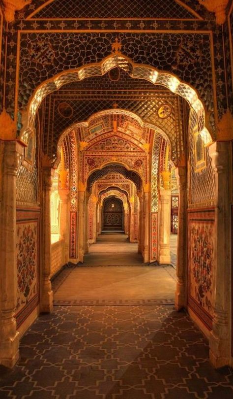 Royal Indian Wedding, Royal Background, Royal Wallpaper, India Architecture, Taj Mahal India, Mughal Architecture, Palace Interior, Ancient Greek Architecture, India Culture