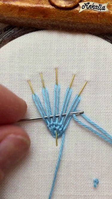 3D Flower Petal with woven picot stitch for 3D Embroidery Flowers 3d Embroidery Flowers, Stump Work Embroidery, Picot Stitch, Floral Embroidery Designs, Brazilian Embroidery Stitches, Stump Work, Needle Weaving, Ith Machine Embroidery, Embroidery Leaf