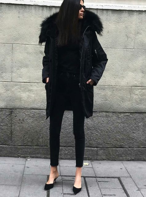 Barbaramartelo Parka Coat Outfit, Black Parka Outfit, Best Parka, Barbara Martelo, Coats Outfits, Parka Outfit, Black Parka, Winter Parka, Boyfriend Jean