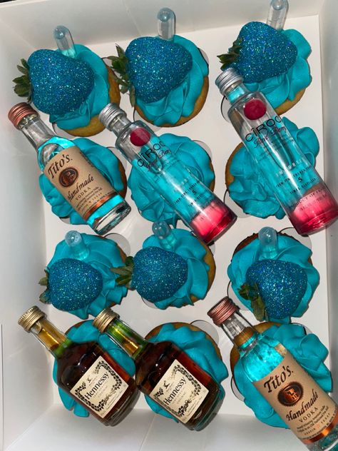 Alcholic Drink Birthday Cake, Cupcakes With Alcohol Bottles, Money Cupcakes, Loaded Cupcakes, Birthday Cupcakes Ideas For Men, Hennessy Cupcakes, Alcohol Cupcakes, Liquor Cupcakes, Liquor Cakes