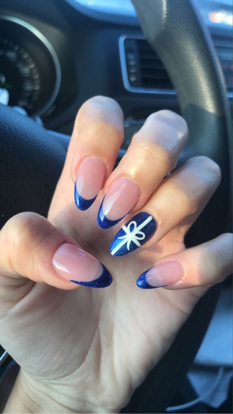 Blue Ribbon Nails, Royal Blue Winter Nails, Christmas Nails Dark Blue, Christmas Nails Navy, Royal Blue French Tips, Royal Blue Christmas Nails, Dark Blue Christmas Nails, Royal Blue French Tip Nails, Ribbon Nails