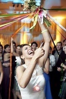 Alternative idea to throwing the bouquet, everyone takes a ribbon and the bride cuts each one until there is one left. Wedding Bouquet Toss, Ribbon Bouquet, Bouquet Toss, Wedding Games, Wedding Wishes, Wedding Time, Wedding Pics, Fun Wedding, Future Wedding