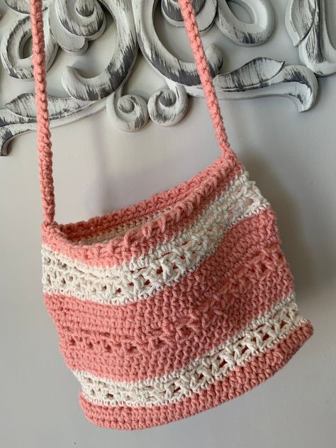 beautiful and amazing ideas of amazing crochet bags designs Cream Purse, Crochet Tote Pattern, Peach And Cream, Chic Crochet, Womens Crochet Patterns, Amazing Crochet, Handmade Crochet Bags, Purse Handmade, Fun Crochet