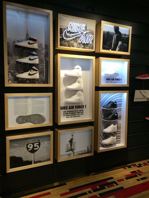 Sneaker Regal, Bar Deco, Shoe Store Design, Sneaker Displays, Clothing Store Design, Shoe Wall, Store Interiors, Exhibition Display, Retail Store Design