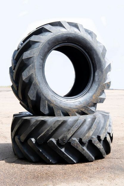 Photo new rubber on the loader rubber fo... | Premium Photo #Freepik #photo #tire #truck-tire #truck-wheel #tyre Tractor Wheels, Tire Pictures, Tire Art, Tractor Tire, Minecraft Crafts, Truck Wheels, Truck Tyres, Wheels And Tires, Car Photos