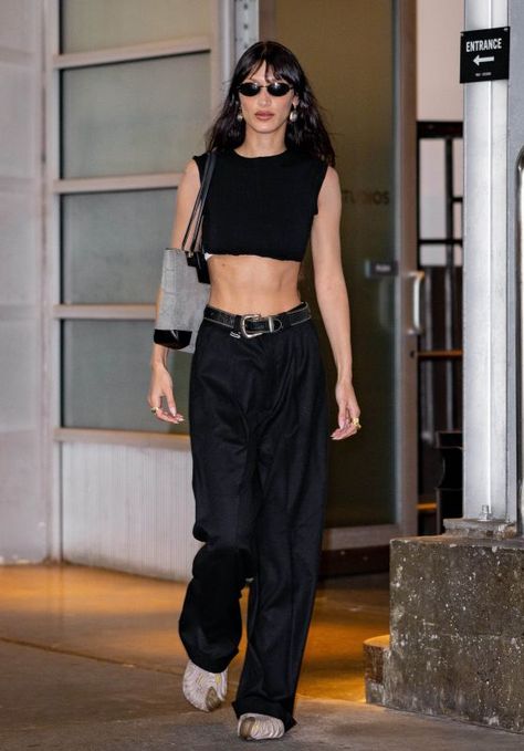 Bella Hadid Street Style, Rave Festival Outfits, Off Duty Outfits, Bella Hadid Outfits, Bella Hadid Style, Emma Chamberlain, Hadid Style, 2025 Vision, Looks Street Style