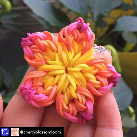 Rubber Band Crafts Diy, Loomband Patterns, Rubber Band Patterns, Loom Band Creations, Cute Loom Band Ideas, Bracelet Ideas Loom Bands, Cute Rainbow Loom Bracelets, Easy Rainbow Loom Patterns, Loombands Bracelet