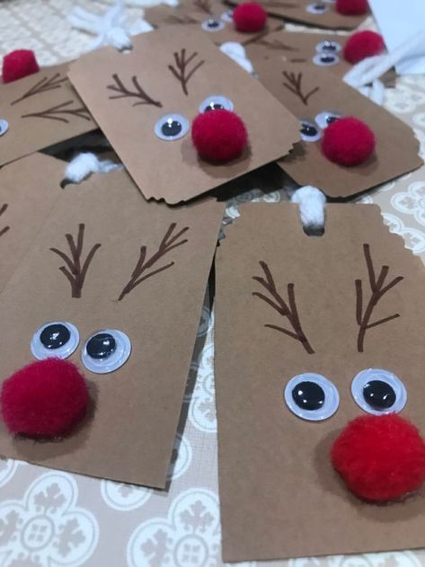 Christmas Tags Handmade, Christmas Gift Wrapping Diy, Christmas Gift Tags Handmade, Fun Christmas Cards, Christmas Cards Kids, Gift Tags Diy, Family Christmas Cards, Homemade Christmas Cards, Christmas Card Crafts